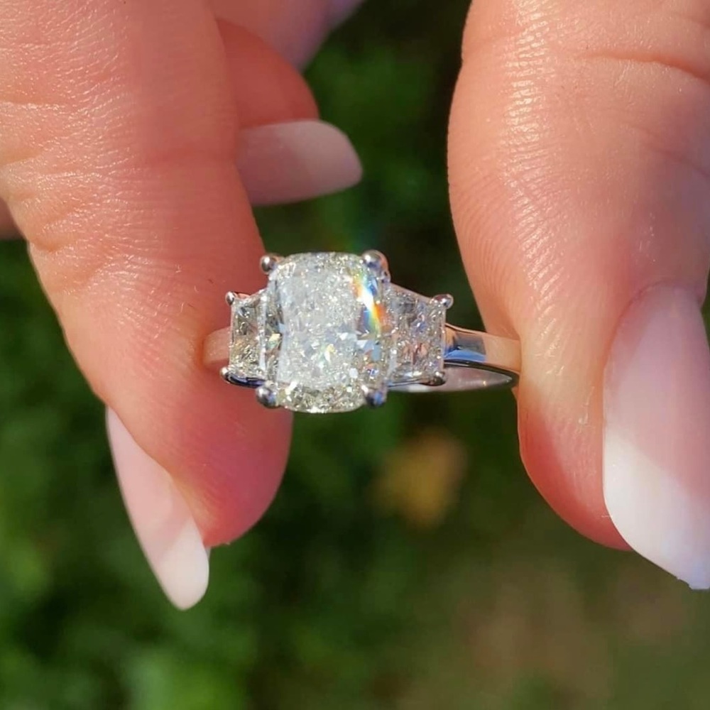14k 3 Stone Elongated Cushion Ring